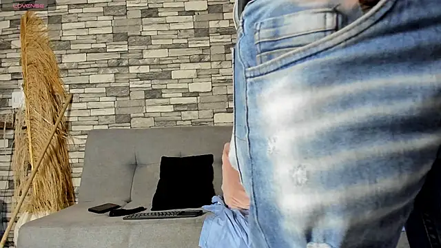 Snapshot of Masterblue_hot chatting on 10/16/25, 02:12 Masterblue hot online show from 10/16/25, 02:12