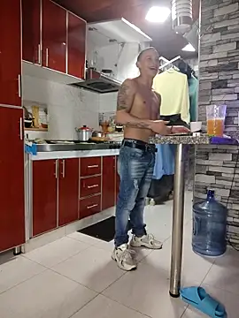 Snapshot of Masterblue_hot chatting on 10/17/25, 03:20 Masterblue hot online show from 10/17/25, 03:20