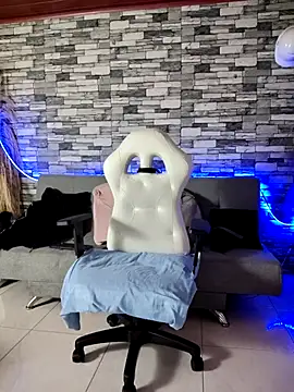 Snapshot of Masterblue_hot chatting on 10/21/25, 10:32 Masterblue hot online show from 10/21/25, 10:32