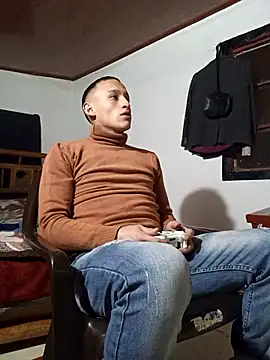 Snapshot of Masterblue_hot chatting on 10/24/25, 02:19 Masterblue hot online show from 10/24/25, 02:19