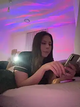 Snapshot of laylabliss chatting on 11/07/25, 08:20 laylabliss online show from 11/07/25, 08:20