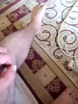 Snapshot of bullut06 chatting on 09/12/25, 04:23 bullut06 online show from 09/12/25, 04:23