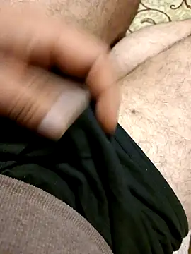 Snapshot of bullut06 chatting on 10/26/25, 03:29 bullut06 online show from 10/26/25, 03:29