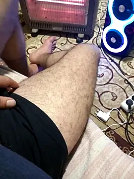 Snapshot of bullut06 chatting on 11/18/25, 05:28 bullut06 online show from 11/18/25, 05:28