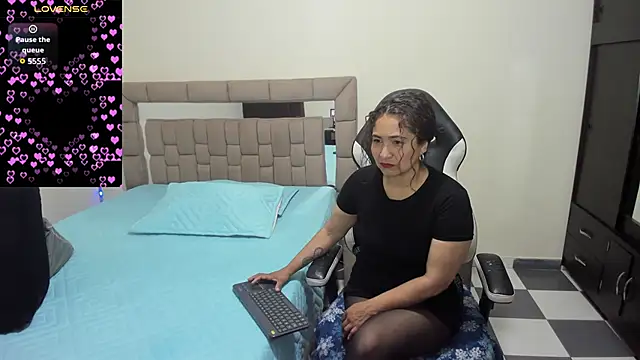 gabrielaponce11 online show from 05/07/26, 01:49
