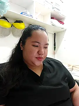 Snapshot of LianaCruzado chatting on 04/25/26, 01:41 LianaCruzado online show from 04/25/26, 01:41