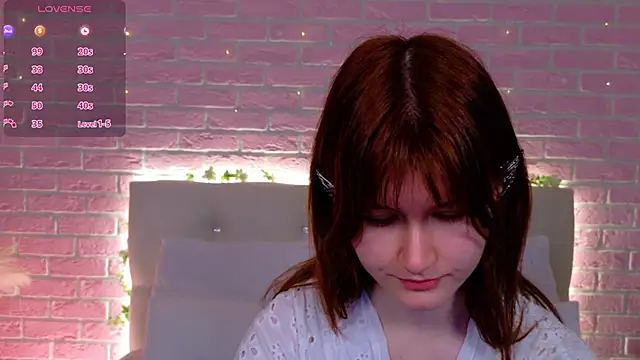 Snapshot of Aria_Vox chatting on 09/17/25, 04:58 Aria Vox online show from 09/17/25, 04:58