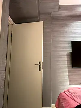 anna yngs online show from 12/22/25, 02:52