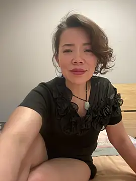 Snapshot of anna_yngs chatting on 07/28/26, 12:48 anna yngs online show from 07/28/26, 12:48
