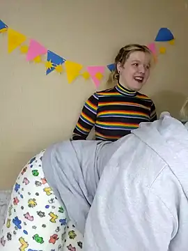 Snapshot of xrixsyx_and_ricky chatting on 09/25/25, 04:11 xrixsyx and ricky online show from 09/25/25, 04:11