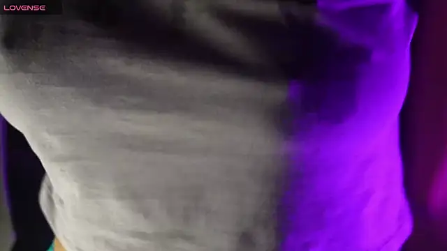 Snapshot of NidhiChandra chatting on 11/12/25, 11:10 NidhiChandra online show from 11/12/25, 11:10