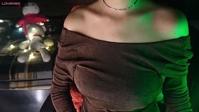 Snapshot of NidhiChandra chatting on 12/19/25, 09:38 NidhiChandra online show from 12/19/25, 09:38