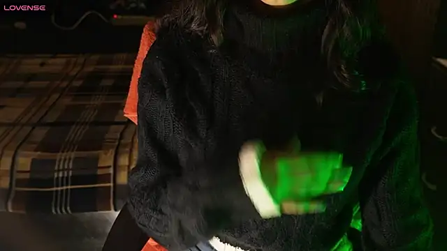 Snapshot of NidhiChandra chatting on 12/22/25, 12:13 NidhiChandra online show from 12/22/25, 12:13