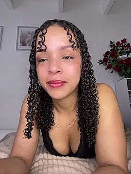 Snapshot of Yasmin777_ chatting on 05/14/26, 04:58 Yasmin777 online show from 05/14/26, 04:58