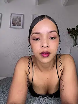 Snapshot of Yasmin777_ chatting on 07/27/26, 05:20 Yasmin777 online show from 07/27/26, 05:20