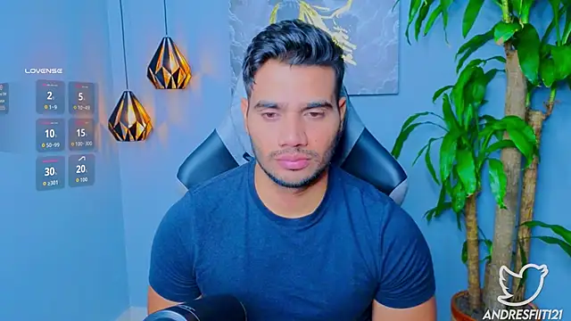 Snapshot of AndresR3 chatting on 09/17/25, 12:18 AndresR3 online show from 09/17/25, 12:18