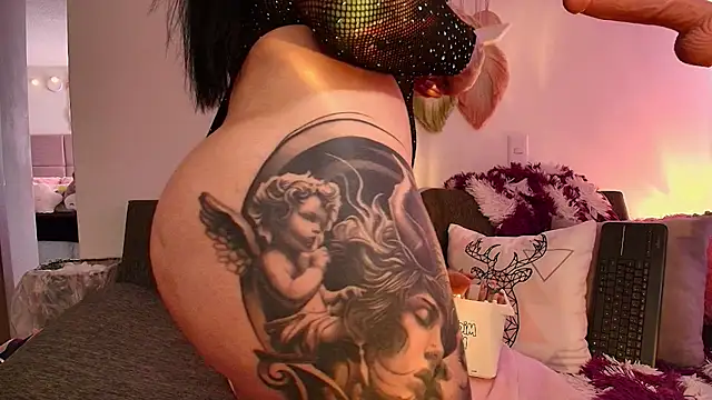 Claiborne Morris online show from 11/30/25, 06:23