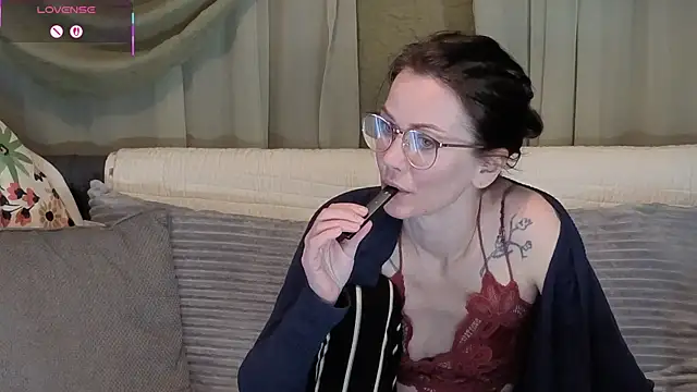 Snapshot of kohlbird chatting on 02/07/26, 04:05 kohlbird online show from 02/07/26, 04:05