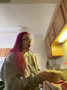 Snapshot of MommaBigTits24 chatting on 03/30/26, 08:10 MommaBigTits24 online show from 03/30/26, 08:10