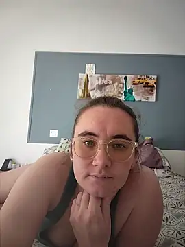 AndHerXO online show from 04/25/26, 03:31