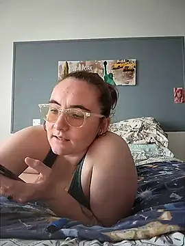 AndHerXO online show from 05/07/26, 11:37