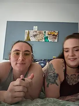 AndHerXO online show from 05/15/26, 04:03