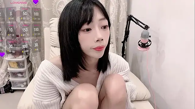 Snapshot of tuantuanle chatting on 03/12/26, 03:07 tuantuanle online show from 03/12/26, 03:07