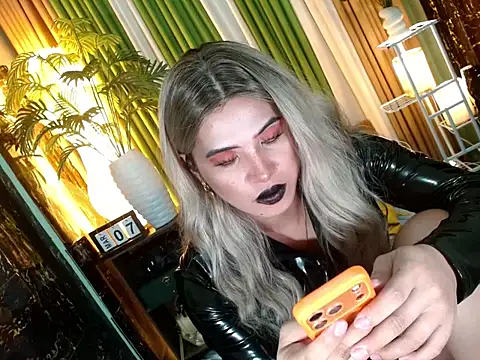 Snapshot of kendallxsubhunter chatting on 03/06/26, 10:28 kendallxsubhunter online show from 03/06/26, 10:28