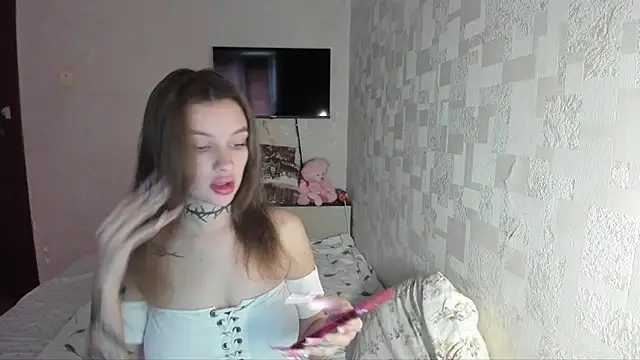 Snapshot of AlisTris chatting on 09/15/25, 01:00 AlisTris online show from 09/15/25, 01:00