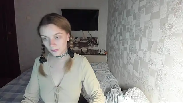 Snapshot of AlisTris chatting on 10/05/25, 02:59 AlisTris online show from 10/05/25, 02:59