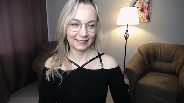 Snapshot of Ava_Elior chatting on 05/13/26, 10:01 Ava Elior online show from 05/13/26, 10:01