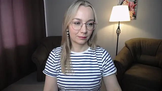 Snapshot of Ava_Elior chatting on 05/17/26, 10:44 Ava Elior online show from 05/17/26, 10:44
