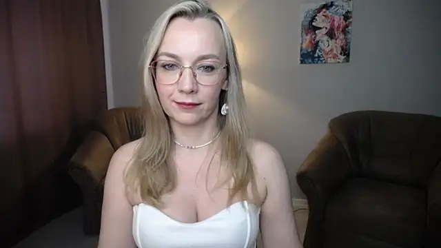 Snapshot of Ava_Elior chatting on 06/10/26, 11:09 Ava Elior online show from 06/10/26, 11:09