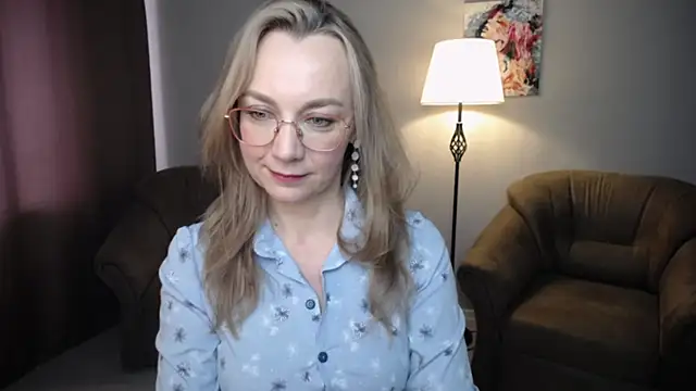 Snapshot of Ava_Elior chatting on 06/14/26, 11:45 Ava Elior online show from 06/14/26, 11:45