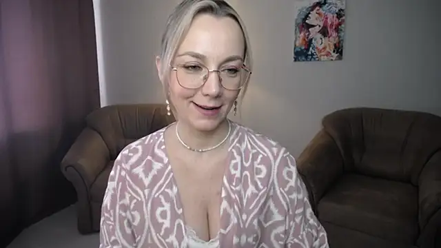 Snapshot of Ava_Elior chatting on 06/15/26, 11:12 Ava Elior online show from 06/15/26, 11:12