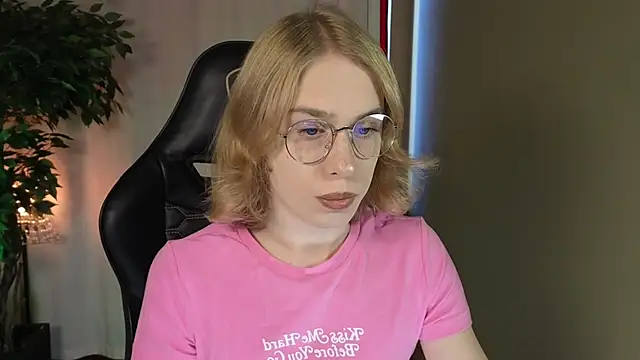 BarbieRichy online show from 09/12/25, 05:18