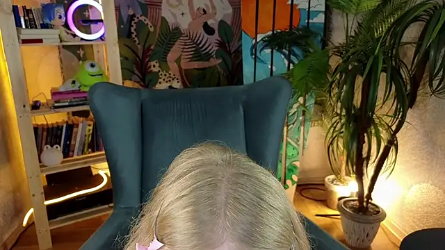 BarbieRichy online show from 09/18/25, 05:20