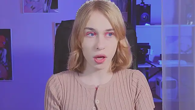 BarbieRichy online show from 10/10/25, 05:17