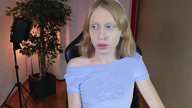 BarbieRichy online show from 10/16/25, 06:36