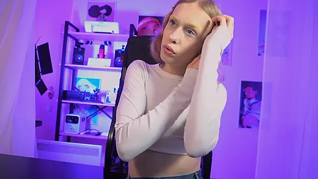 BarbieRichy online show from 10/18/25, 05:21