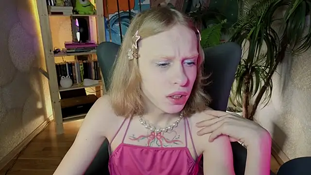 BarbieRichy online show from 10/19/25, 05:19