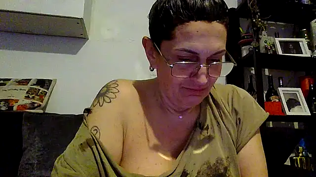 RubyyRosee online show from 12/20/25, 09:44