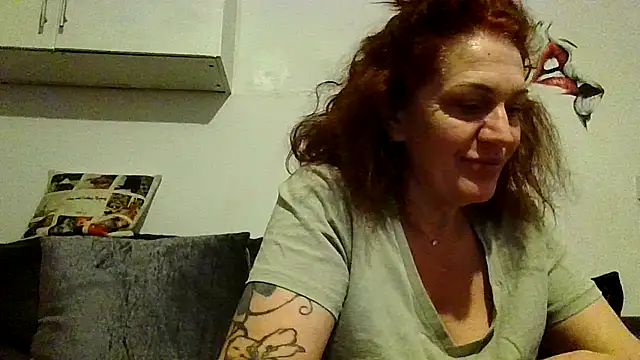 RubyyRosee online show from 04/11/26, 05:56