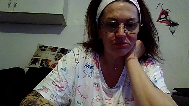 RubyyRosee online show from 05/01/26, 05:23