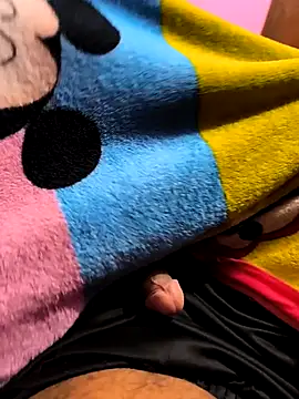 Snapshot of Hhhhh685889 chatting on 09/13/25, 05:24 Hhhhh685889 online show from 09/13/25, 05:24