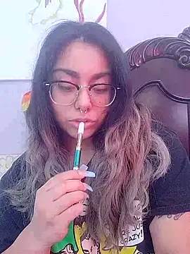 Lovelyrainn online show from 11/30/25, 04:22