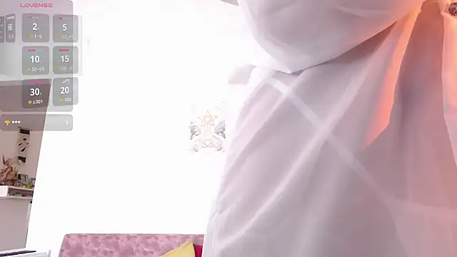 Susanahendrix online show from 12/14/25, 03:17