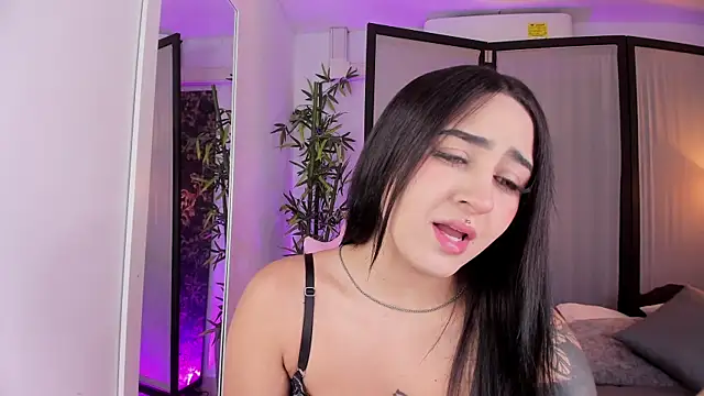 ChloeShade online show from 12/05/25, 07:43