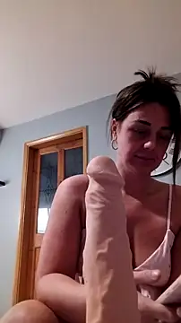 Snapshot of Sophrob96x chatting on 02/22/26, 05:44 Sophrob96x online show from 02/22/26, 05:44