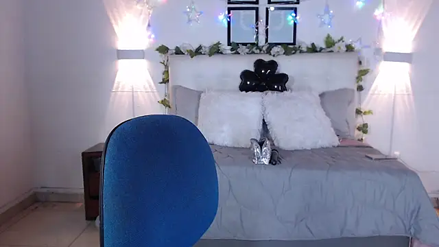 Megan 05  online show from 03/10/26, 06:35